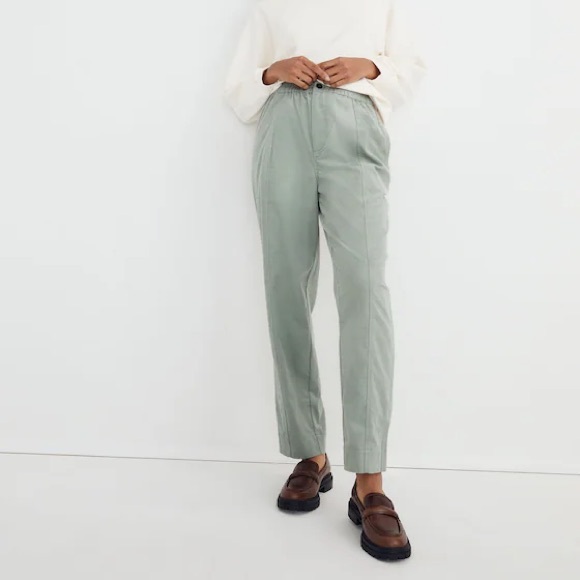 Madewell Pants - NWT Madewell Corduroy Pull-On Tapered Pants in Frosted Sage size Small